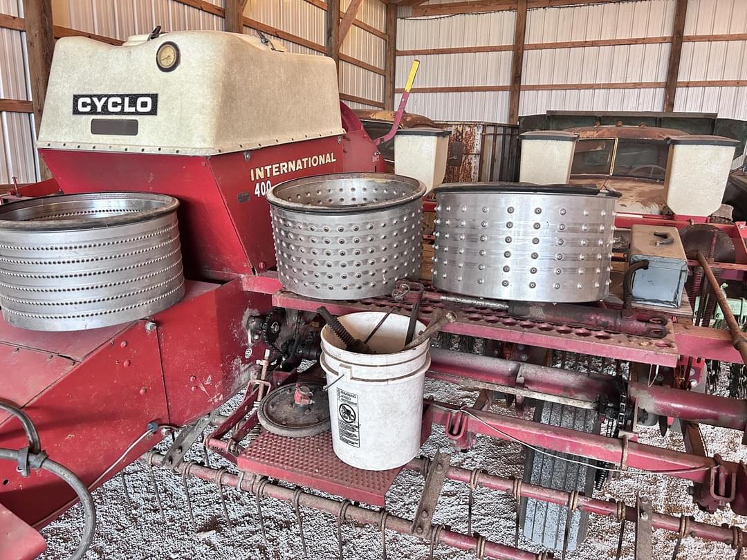 Image of International Harvester 400 Primary Image