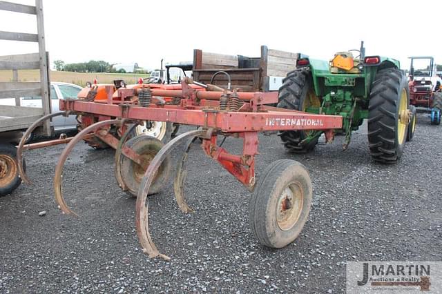 Image of International Harvester 55 equipment image 2