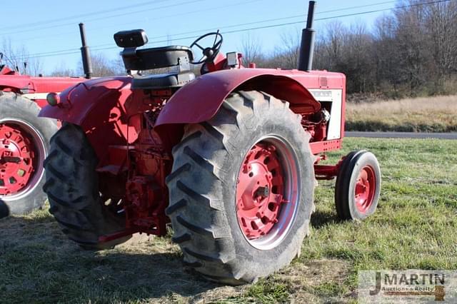 Image of International Harvester 806 equipment image 2