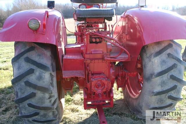 Image of International Harvester 806 equipment image 4