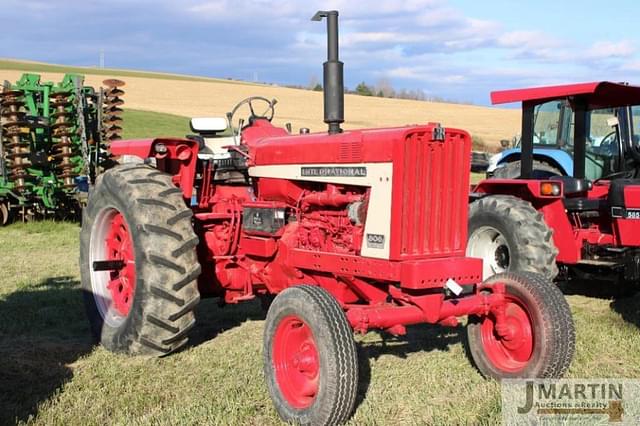 Image of International Harvester 806 equipment image 1