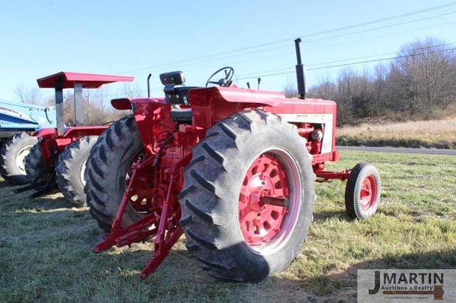 Image of International Harvester 806 equipment image 2