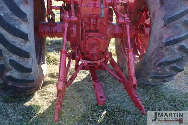 Image of International Harvester 806 equipment image 4