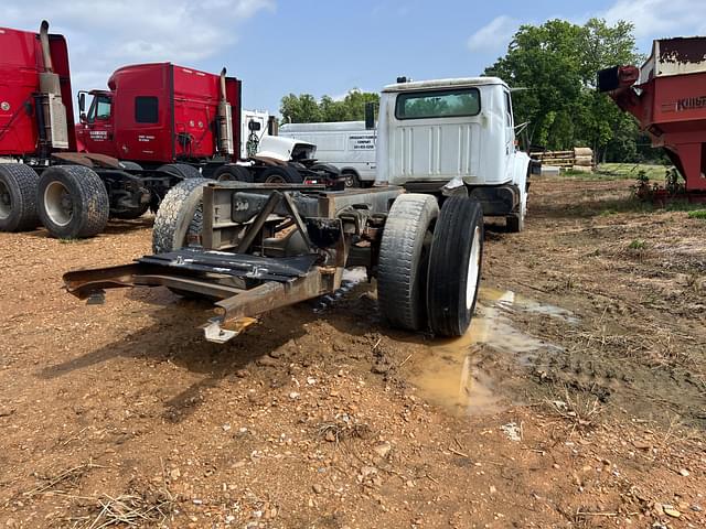 Image of Navistar International 4700-4X2 equipment image 3