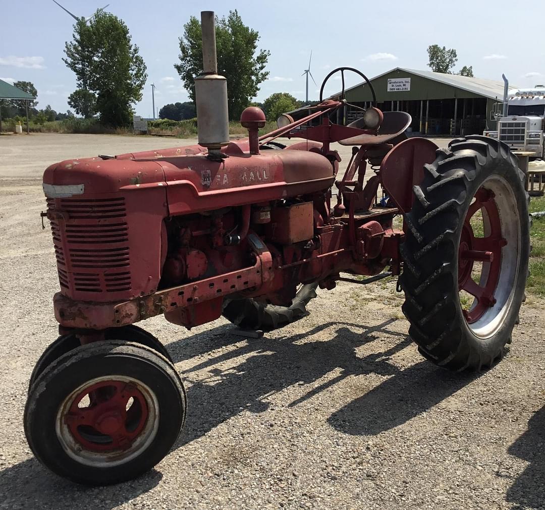 Image of Farmall H Primary image