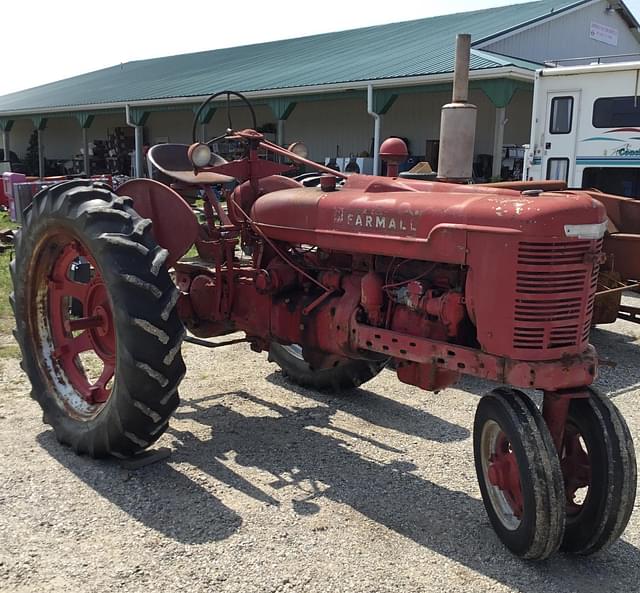 Image of Farmall H equipment image 1