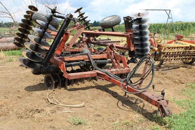 Image of International Harvester 496 equipment image 2