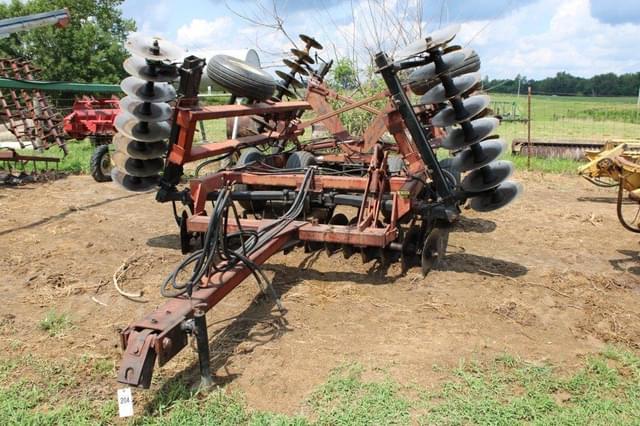 Image of International Harvester 496 equipment image 1