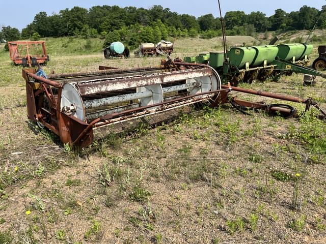 Image of International Harvester 990 equipment image 2