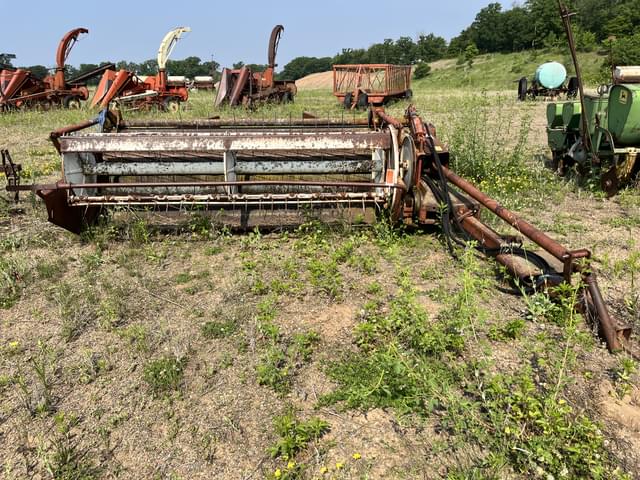 Image of International Harvester 990 equipment image 1