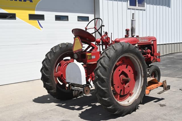 Image of Farmall Super C equipment image 2