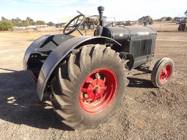 Image of McCormick-Deering 10-20 equipment image 4