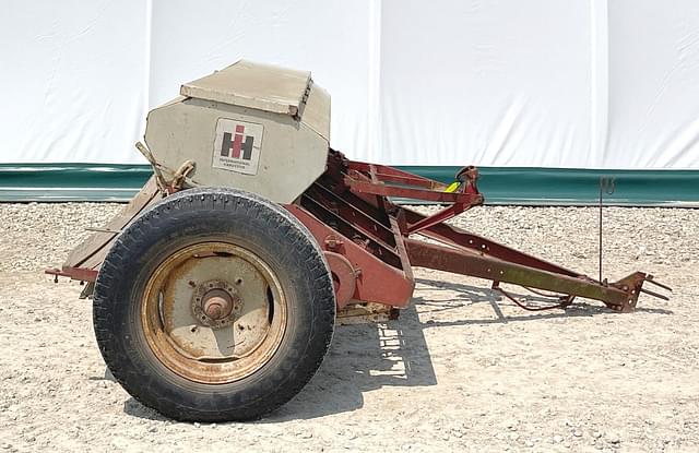 Image of International Harvester 10 equipment image 2