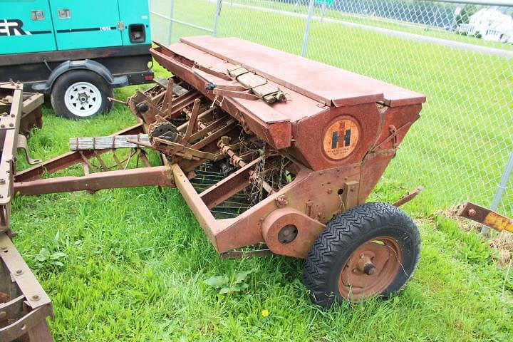 Image of International Harvester 10 Image 0