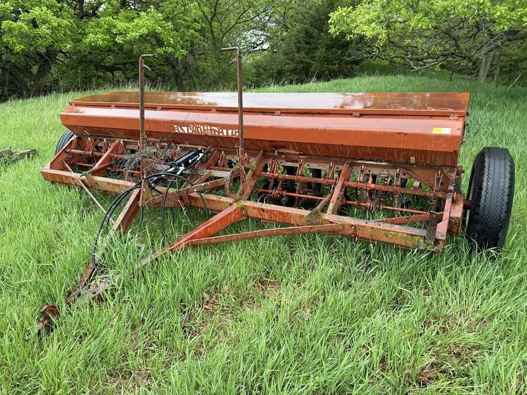 Image of International Harvester 10 Image 0