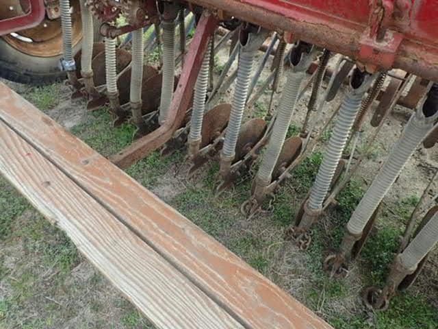 Image of International Harvester 10 equipment image 4