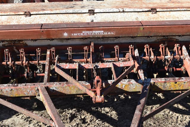 Image of International Harvester 10 equipment image 4