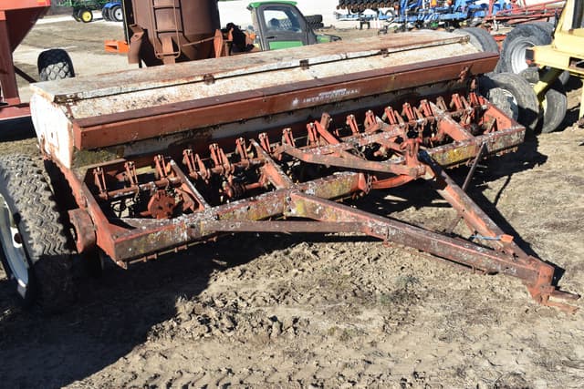 Image of International Harvester 10 equipment image 2