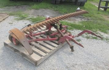 Main image International Harvester 100