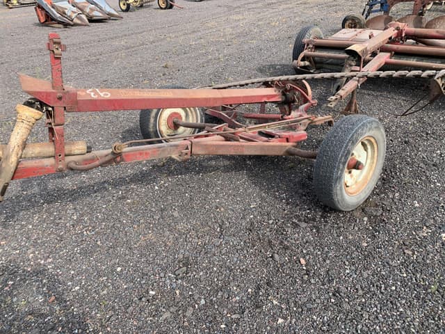 Image of International Harvester 100 equipment image 2