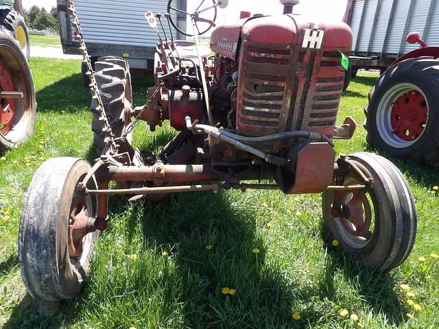 Image of Farmall 100 equipment image 2