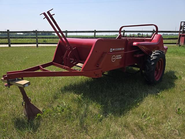 Image of International Harvester 100 equipment image 3