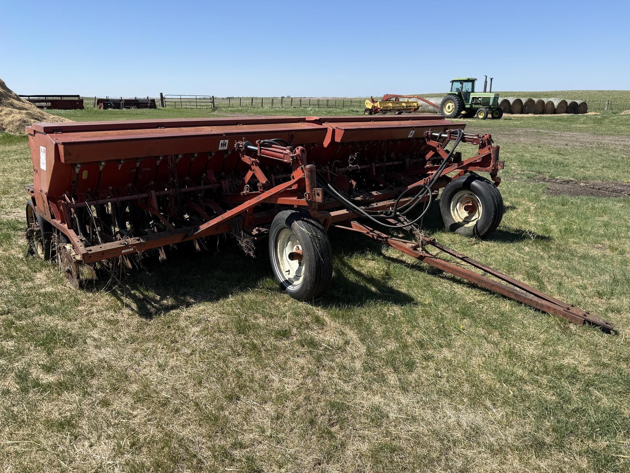 International Harvester 100 Equipment Image0