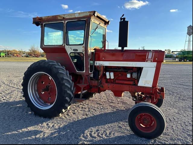 Image of International Harvester Hydro 100 equipment image 2