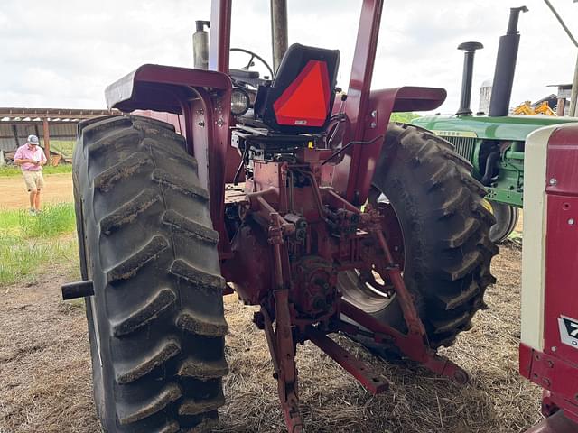 Image of International Harvester Hydro 100 equipment image 4