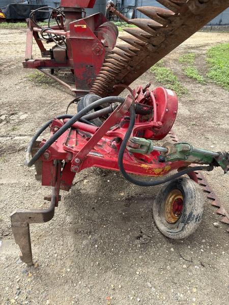 Image of International Harvester 1000 equipment image 4