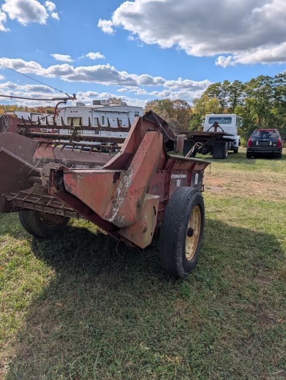 Image of International Harvester 101 equipment image 4