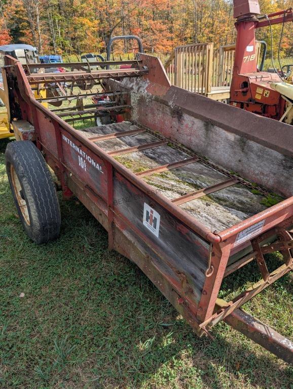 Image of International Harvester 101 equipment image 1