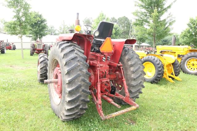Image of International Harvester 1026 equipment image 4