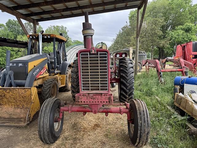 Image of International Harvester 1026 equipment image 4