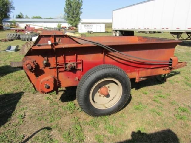 Image of International Harvester 103 equipment image 1