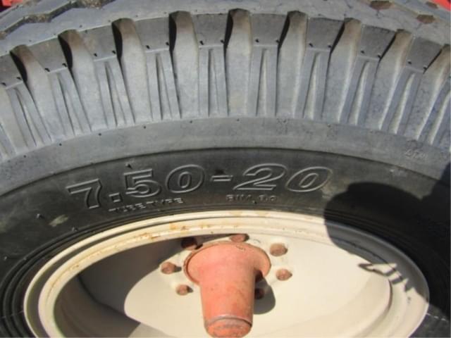 Image of International Harvester 103 equipment image 3