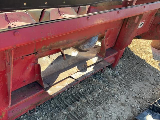 Image of International Harvester 1044 equipment image 4