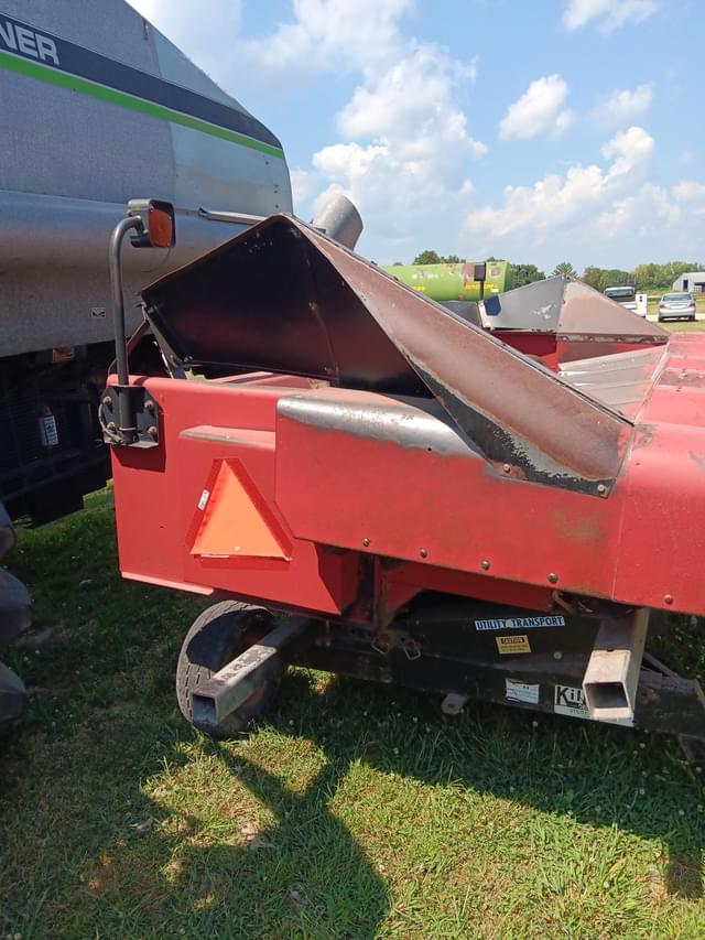 Image of International Harvester 1063 equipment image 3