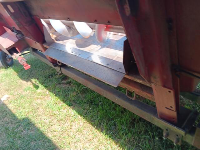 Image of International Harvester 1063 equipment image 2