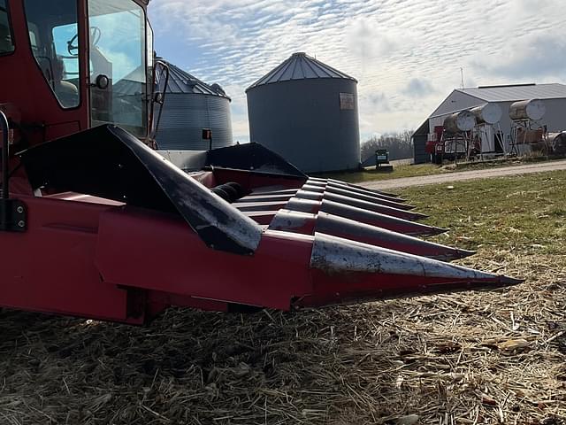 Image of International Harvester 1063 equipment image 4