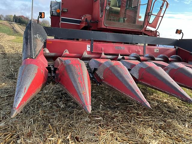 Image of International Harvester 1063 equipment image 1