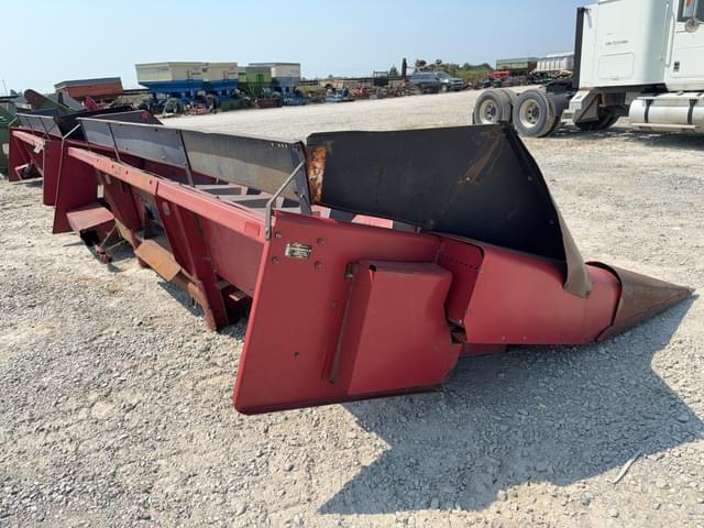 Image of International Harvester 1063 equipment image 2