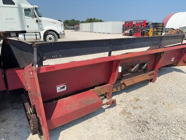 Image of International Harvester 1063 equipment image 4