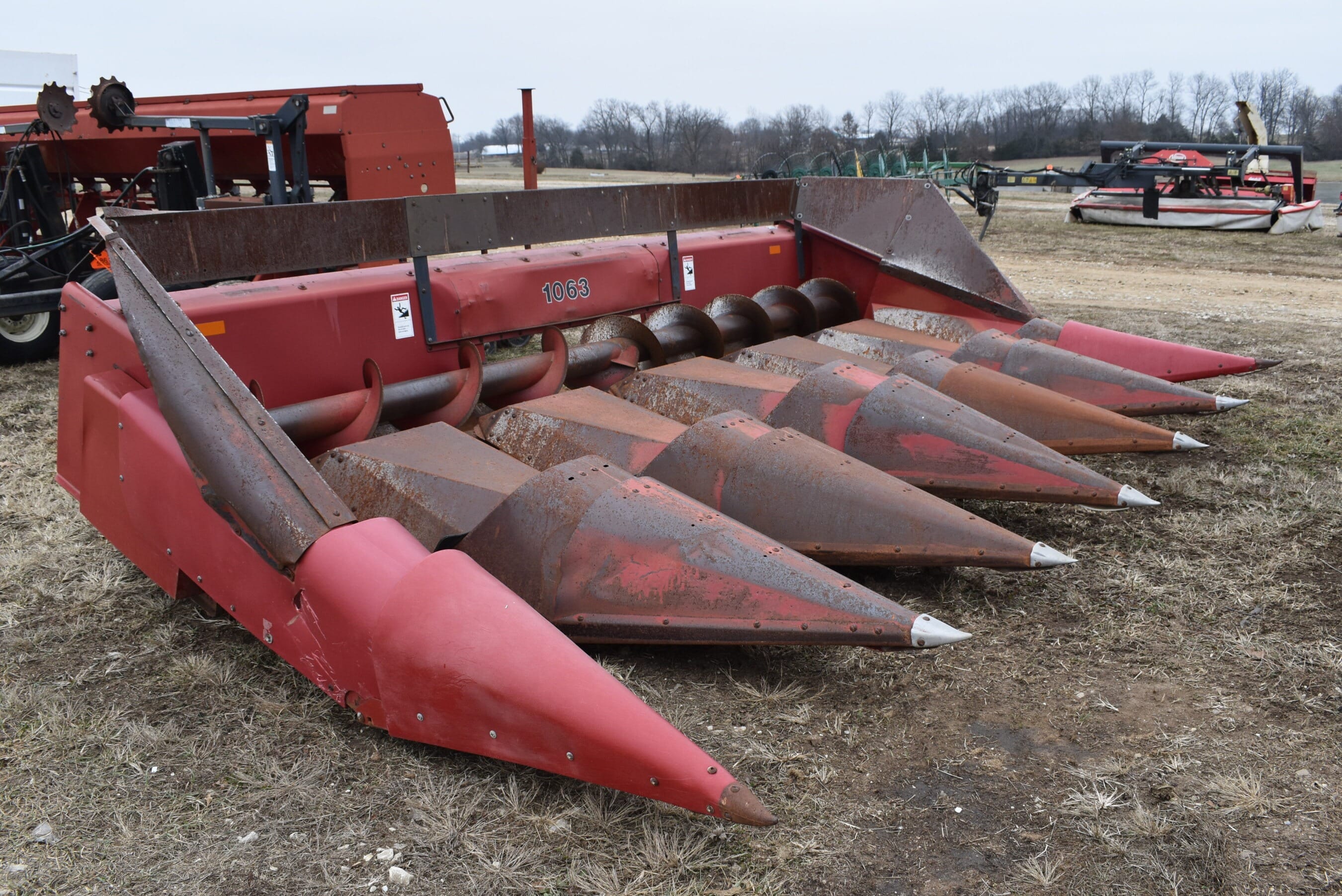 International Harvester 1063 Equipment Image0