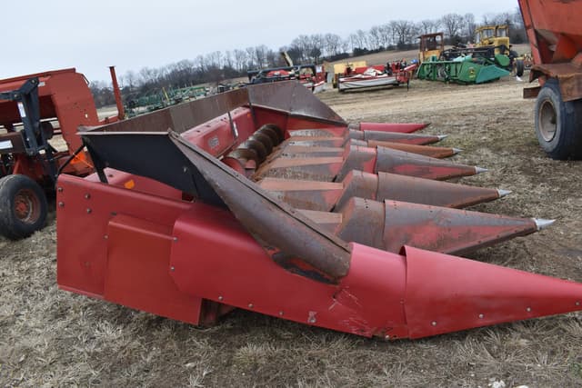 Image of International Harvester 1063 equipment image 2