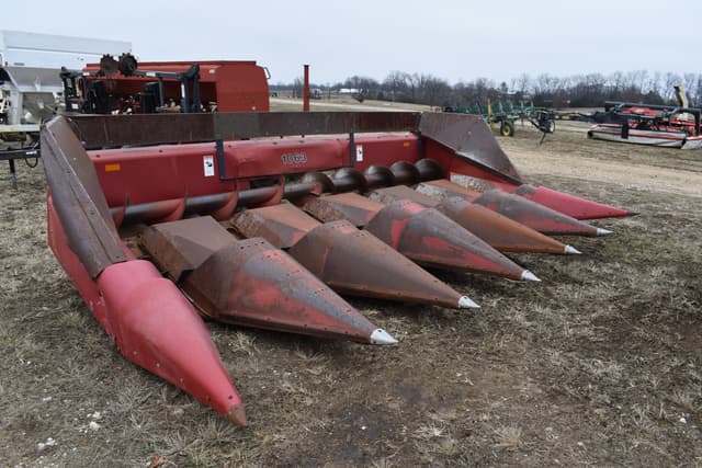 Image of International Harvester 1063 equipment image 1