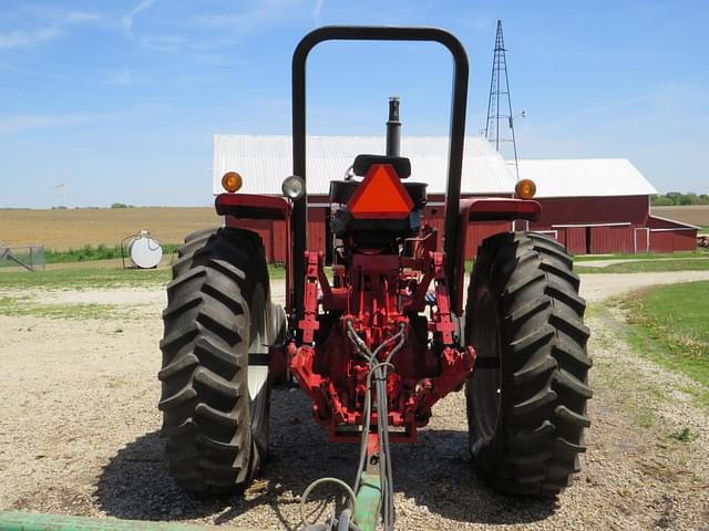 Image of International Harvester 1066 equipment image 4