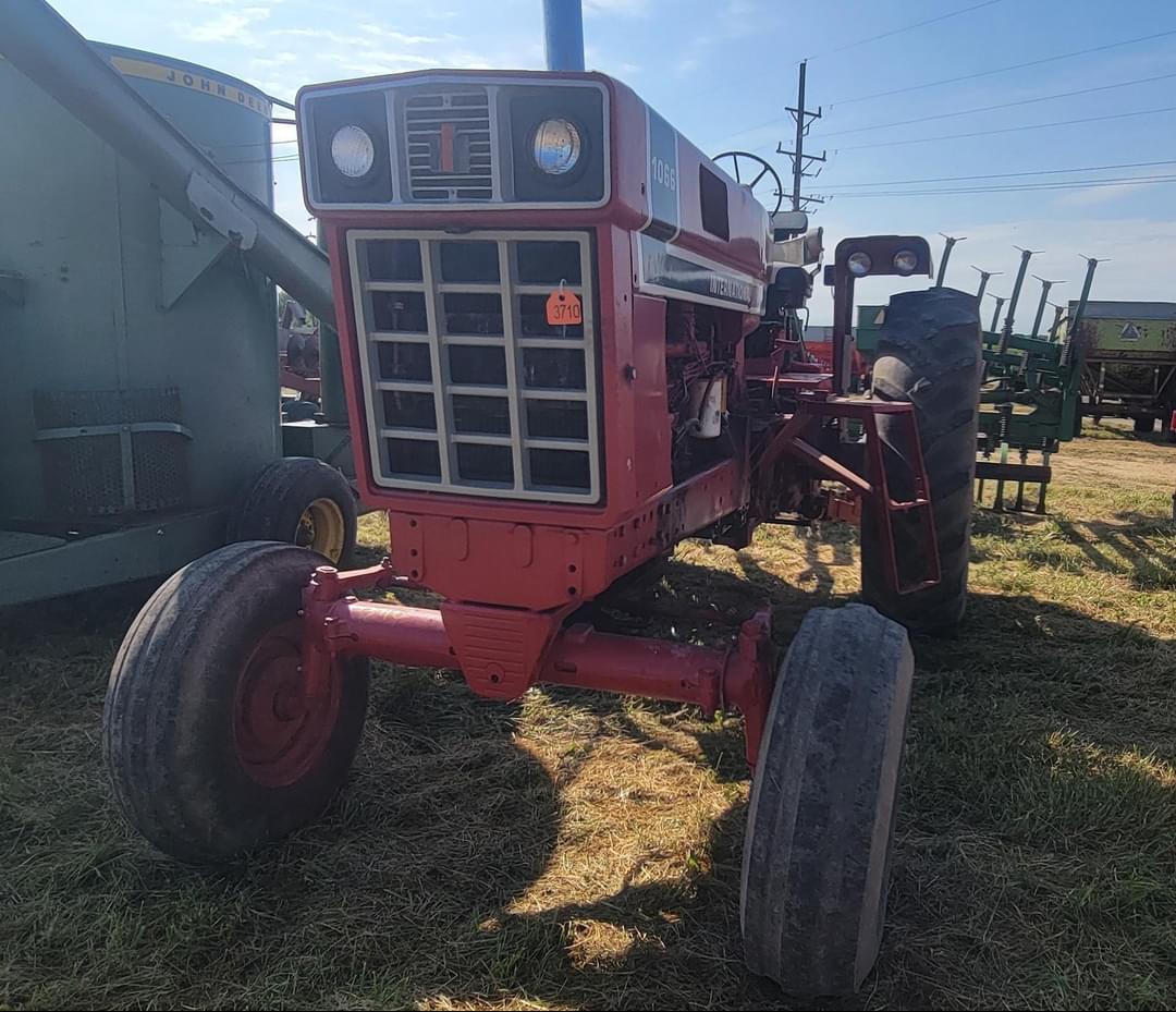 Image of International Harvester 1066 Primary image
