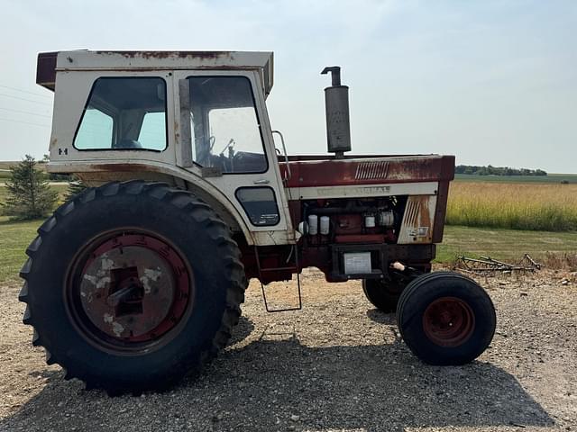 Image of International Harvester 1066 equipment image 1