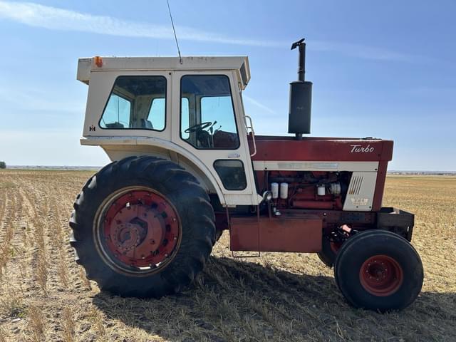 Image of International Harvester 1066 equipment image 3